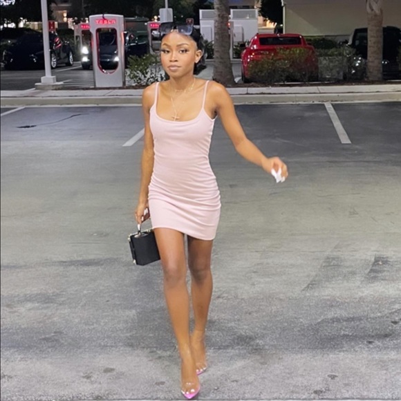 Simple mini dress - Picture 2 of 2